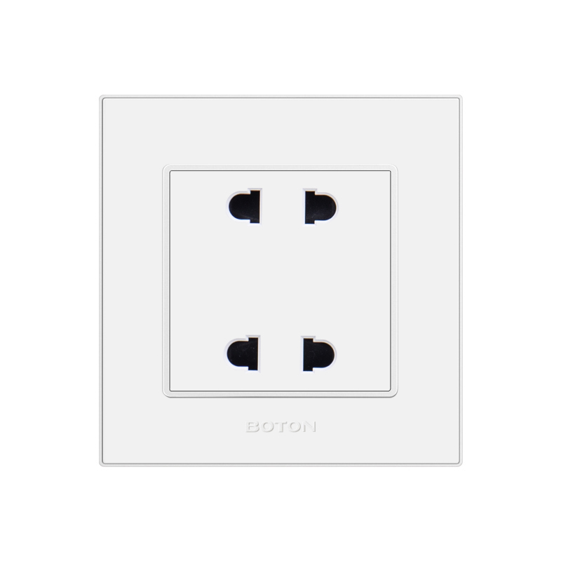 Apartment White Color 4 Pin Universal Wall Socket